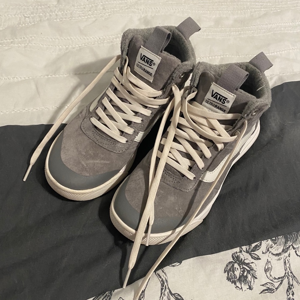 Women’s Vans Size 7